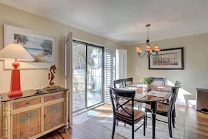 Dining - Coastal Condo w/ Spacious Deck, Pool & Walk to Beach (Hilton Head)