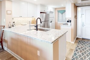 Fridge, microwave, oven, stovetop - Upgraded condo on waterfront with pool, hot tub, & tennis access - near beach (Hilton Head)