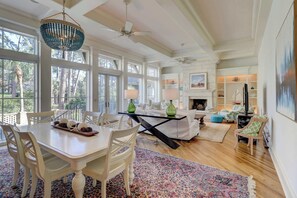Dining - Luxurious home with private pool, central AC, & high-speed WiFi - walk to beach (Hilton Head)