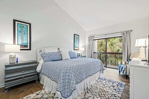 Desk, iron/ironing board, travel cot, WiFi - Charming Townhome with Golf Course View,On-site Pool and Short Walk to Beach! (Hilton Head)