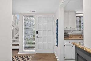 Interior - Charming Townhome with Golf Course View,On-site Pool and Short Walk to Beach! (Hilton Head)