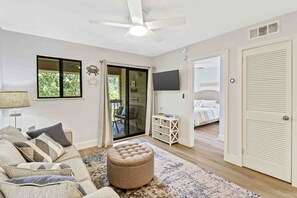 WiFi, bed sheets - Southern Condo with on-site pools, tennis, and basketball court (Hilton Head)