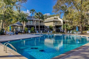 Pool - Shipyard Condo next to pool, near tennis, beach and restaurants (Hilton Head)