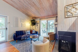 TV, offices - Driftwood Villa - 261 | Golf course-view condo with balcony, W/D, AC - dogs OK (Edisto Beach)
