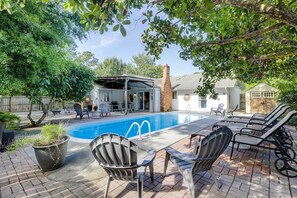 Pool - Coastal cottage with private pool, patio, firepit, AC, & W/D - walk to beach (Hilton Head)