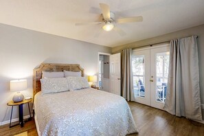 Iron/ironing board, WiFi, bed sheets - Beach Around the Corner Quiet Home w/ 2 Screened Porches, WiFi & Laundry (Edisto Beach)