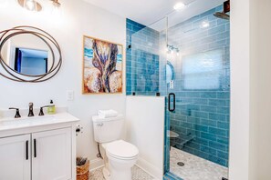 Shower, hair dryer, towels - Dreamy Coastal Oasis W/ Large Deck, Fast WiFi, Beach Access Nearby & Central AC (Edisto Beach)