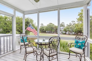 Outdoor dining - Dog-friendly home near the ocean with screened porch, central AC, & washer/dryer (Edisto Beach)
