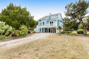 Exterior - Dog-friendly home near the ocean with screened porch, central AC, & washer/dryer (Edisto Beach)