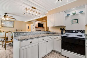 Fridge, microwave, oven, stovetop - Dog-friendly home near the ocean with screened porch, central AC, & washer/dryer (Edisto Beach)