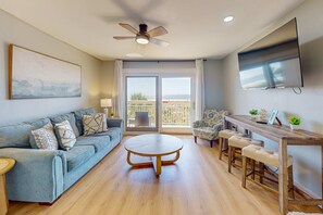 TV, offices - Condo with Coligny Beach views, outdoor pool, beach access, balcony, W/D, & AC (Hilton Head)