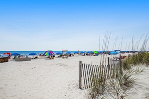 On the beach - Condo with Coligny Beach views, outdoor pool, beach access, balcony, W/D, & AC (Hilton Head)