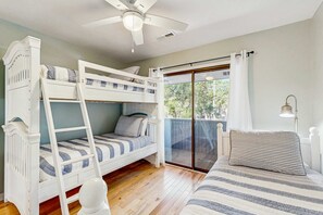 Iron/ironing board, WiFi, bed sheets - 2nd-floor Condo retreat with screened porch and golf course views (Edisto Beach)