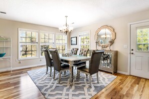 Dining - Bay view home three blocks to the beach with WiFi, central AC, and private w/d (Edisto Beach)