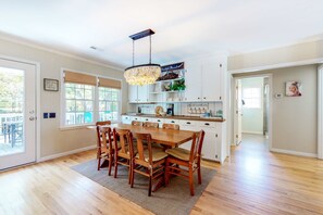 Dining - Ocean-view dog-friendly home across street from beach with private pool, W/D, AC (Edisto Beach)