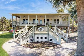 Exterior - Dog-friendly beachside home with abundant outdoor space - walk 1-min to beach (Edisto Beach)