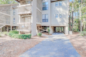 Exterior - Dog-friendly condo with pool, central AC, & washer/dryer - quick walk to beach (Hilton Head)