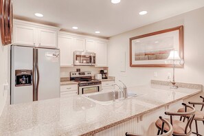 Fridge, microwave, oven, stovetop - Dog-friendly condo with pool, central AC, & washer/dryer - quick walk to beach (Hilton Head)