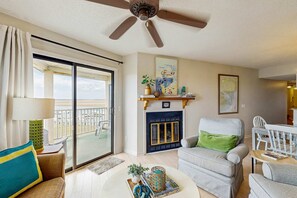 TV, DVD player, offices - Spacious Third-Floor Condo w/Free WiFi, Shared Outdoor Pool, Private W/D (Edisto Beach)