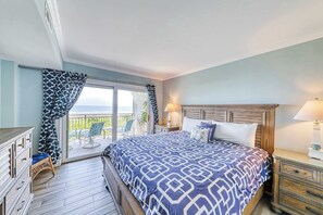 Iron/ironing board, WiFi, bed sheets - Updated beach gem with ocean views, pool, hot tub, & tennis - snowbird-friendly (Hilton Head)