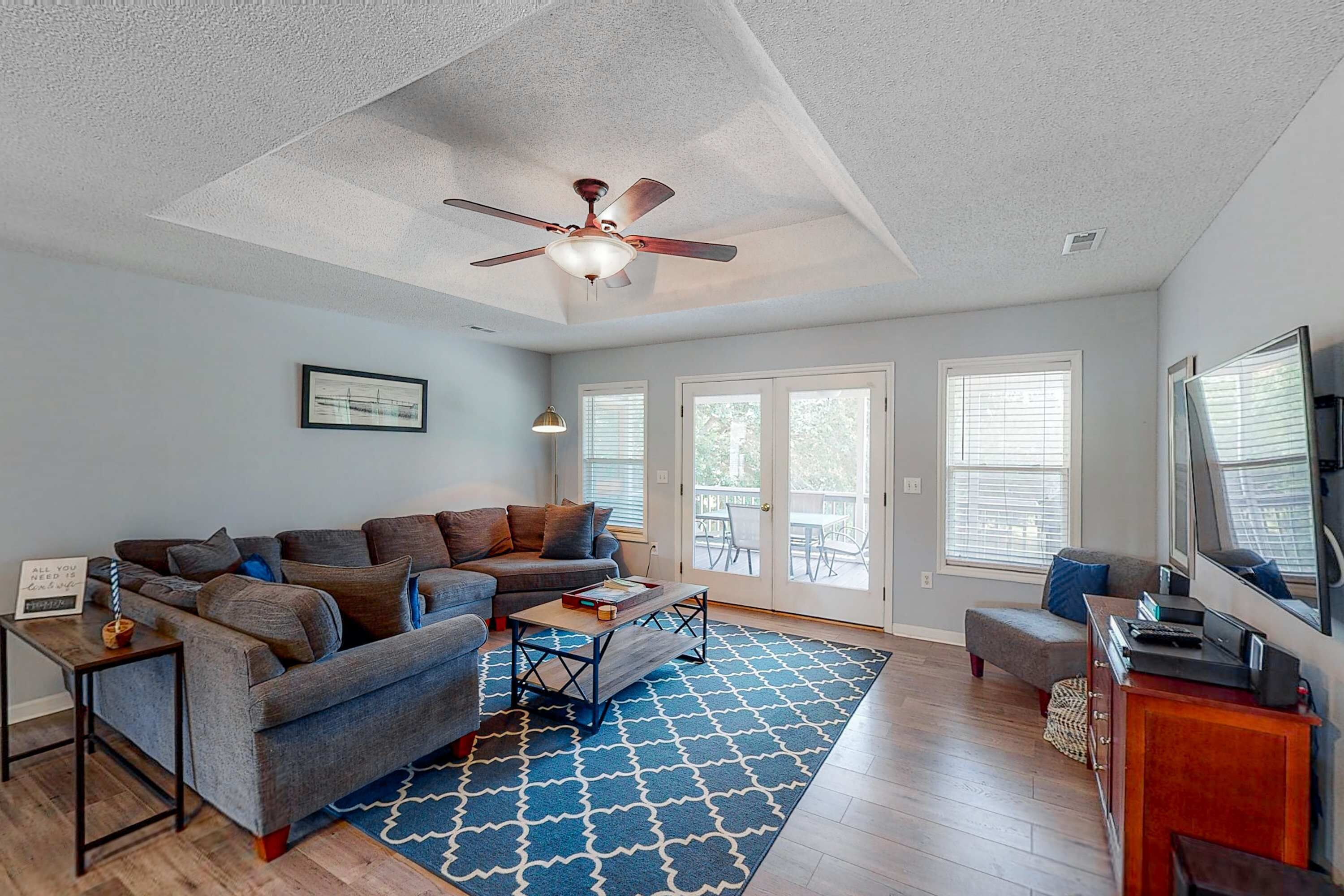 TV, DVD player, offices