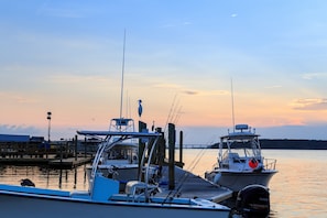 Marina - Spacious condo w/ shared pool and golf on-site Near the ocean (Hilton Head)