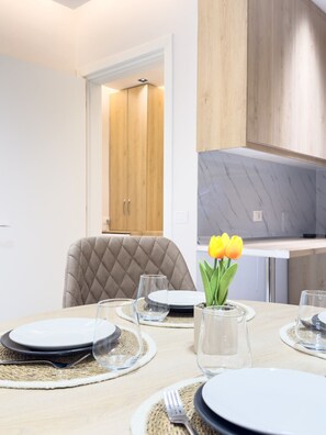 Dining - Pear Apartment by TOK (Durrës)
