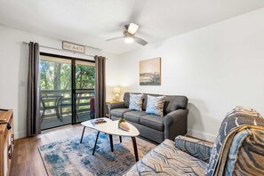 TV, offices - Family-friendly condo with top-floor balcony, complex pools, tennis, pickleball (Hilton Head)