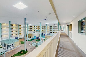 Interior - Fun in the sun! Beach access, pools, hot tub and tennis courts (Hilton Head)