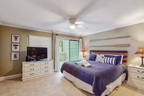 WiFi, bed sheets - Pool view condo with screened in patio, complex pool/hot tub, near golf (Hilton Head)