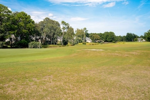 Golf - Pool view condo with screened in patio, complex pool/hot tub, near golf (Hilton Head)