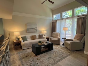 TV, offices - Coastal townhome with riverfront views, deck, & W/D - pool and athletic courts (Edisto Beach)