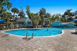 Pool - Coastal townhome with riverfront views, deck, & W/D - pool and athletic courts (Edisto Beach)