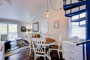 TV, offices - Edisto Island condo with private balcony, AC, & washer/dryer - near beach (Edisto Beach)