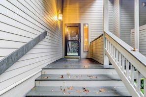 Interior - Two-Story Villa with WiFi, Pool, & Tennis - Easy Walk to the Beach (Hilton Head)
