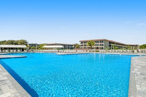 Pool - Coastal condo with pool, tennis, and gym access - balcony & central AC (Hilton Head)