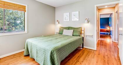 Vibrant, Waterfront Home with Free WiFi, Full Kitchen, Gas Grill, & A/C