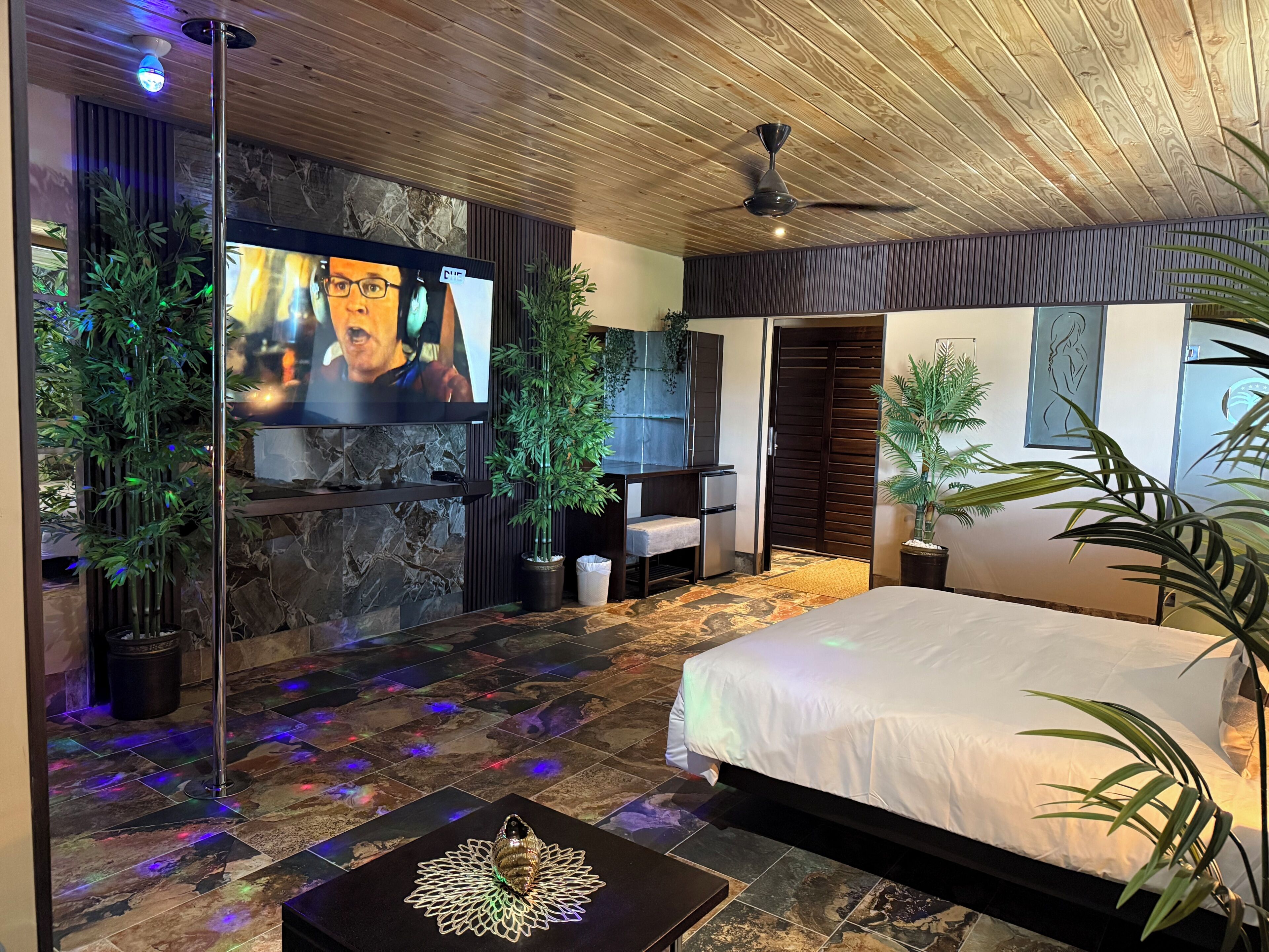 Chambre Luxe, 1 très grand lit, vue ville