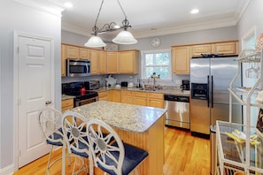 Fridge, microwave, oven, stovetop - Sun-kissed home with AC, fireplace & W/D - short drive to the beach (Edisto Beach)
