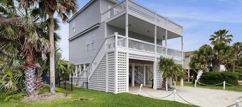 Dog-Friendly House Across the Street From Beach w/Private Pool, WiFi, AC, Patio