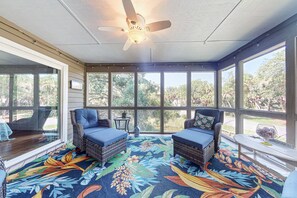 Interior - Beautiful Villa with screened in patio with perfect location (Edisto Beach)