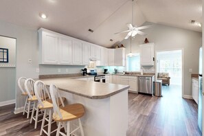 Fridge, microwave, coffee/tea maker, toaster - Peaceful home close to the beach with EV Charger, screened-in porch, large yard (Edisto Beach)