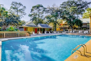 Pool - Beachwalk 141 | Condo near the beach with lagoon & golf views, pool, golf, W/D (Hilton Head)