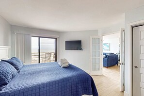Iron/ironing board, WiFi, bed sheets, wheelchair access - Amazing pools, hot tub, and oceanfront views are waiting for you at Villamare (Hilton Head)