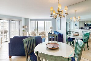 Dining - Amazing pools, hot tub, and oceanfront views are waiting for you at Villamare (Hilton Head)