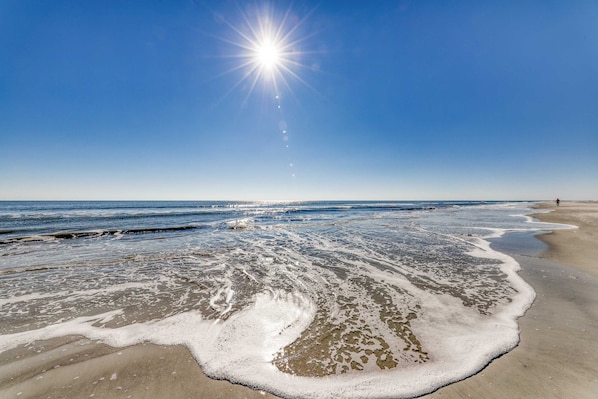 Beach nearby - Beautifully remodeled villa near the beach with tennis, pickleball, & pool (Hilton Head)
