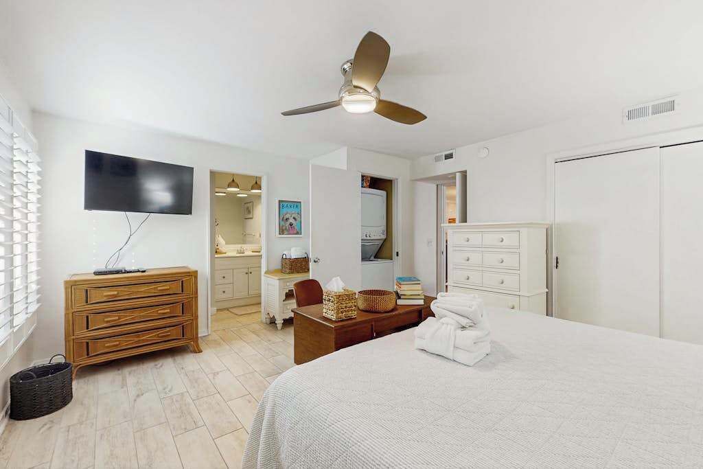 Beautiful Condo Close To Tennis/pickleball Courts, Beach Access, Golf And Pool - Hilton Head Island, SC
