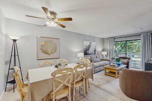 Dining - Coastal condo with private balcony, pickle ball, tennis, pools, close to beach (Hilton Head)