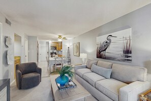 TV, offices - Coastal condo with private balcony, pickle ball, tennis, pools, close to beach (Hilton Head)