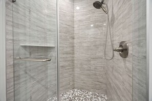 Douche, serviettes fournies